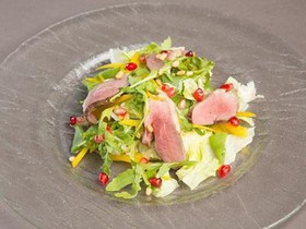 Салат с копченой уткой - Фото