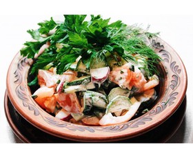 Овощной салат 4 сезона со сметаной - Фото