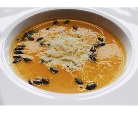 Крем-суп из тыквы с семечками,пармезаном - Фото