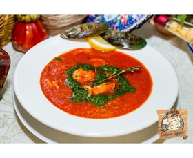 Густой томатный суп с морепродуктами - Фото