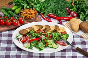 Тосканский салат из свежих овощей - Фото