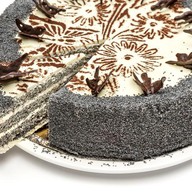 Нежный маковый-ореховый торт (целый) Фото