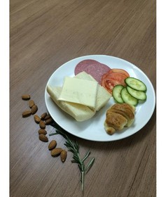 Комплексный завтрак с багетом с сыром - Фото