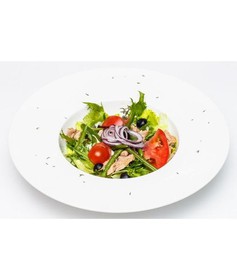 Салат овощной с тунцом - Фото