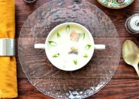 Суп сырный с угрем - Фото