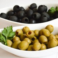 Оливки, маслины Фото
