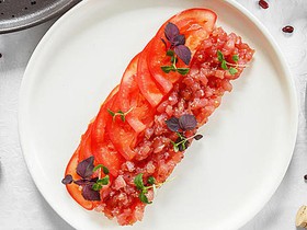 Тар-тар из тунца с томатами - Фото