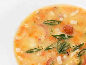 Гороховый суп с копченостями - Фото