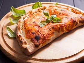 Кальцоне пицца (закрытая) - Фото