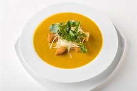 Тыквенный крем-суп с сырным кремом - Фото