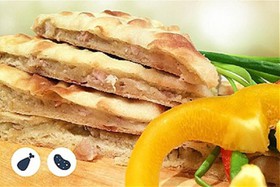 Осетинский пирог с куриным бедром - Фото