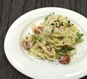 Спагетти с креветками и цукини - Фото