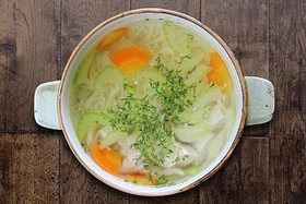 Куриный суп с домашней лапшой - Фото