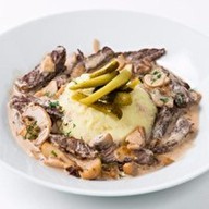 Бефстроганов с грибами и пюре Фото
