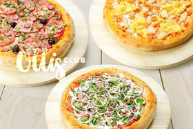 Три пышные пиццы - Фото