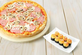 Пицца Прошутто фунги + ролл запеченный с - Фото