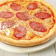 Пицца Салями Фото