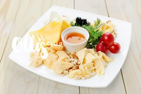 Сырная тарелка - Фото