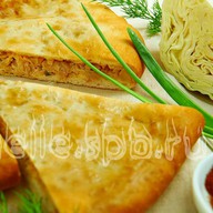 Осетинский пирог с капустой и луком Фото