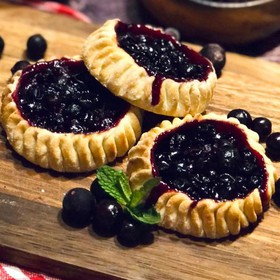 Постные с чёрной смородиной - Фото