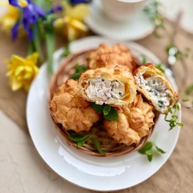 Профитроли с творогом, беконом - Фото