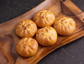 5 пирожков с картофелем и грибами - Фото