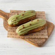 Набор эклеров фисташковых Фото