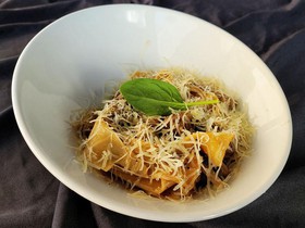 Паппарделле с мякотью фермерского бычка - Фото