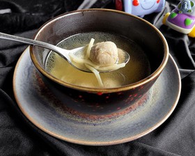 Куриный бульончик с фрикадельками - Фото