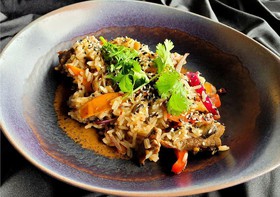 Вок с бычком (рис) - Фото