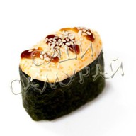Суши Остро запеченный копченый лосось Фото