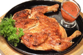 Цыпленок табака на мангале - Фото