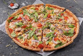 Пицца с тунцом - Фото