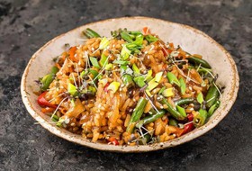 Wok рис с овощами - Фото