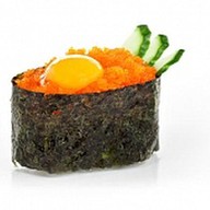 Суши масаго с перепелиным яйцом Фото