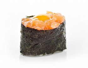Суши лосось с перепелиным яйцом - Фото
