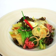 Острый салат из говядины по-тайски Фото