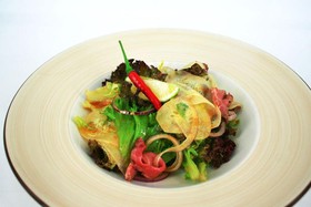 Острый салат из говядины по-тайски - Фото