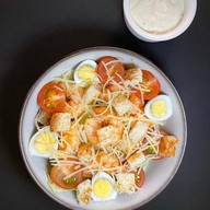 Цезарь с креветкой салат Фото