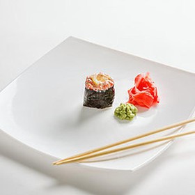 Спайси гункан с копченым лососем - Фото