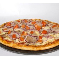 Пицца Мясное ассорти Фото