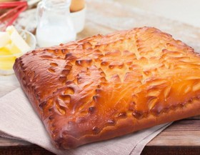 Пирог свинина,картофель, лук (дрожжевой) - Фото