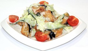 Теплый салат с баклажаном - Фото