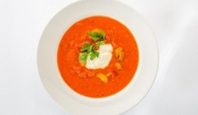 Томатный суп с муссом из Пармезана - Фото