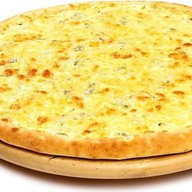 Сырная пицца Фото