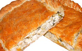 Пирог с курицей, сыром и зеленью - Фото