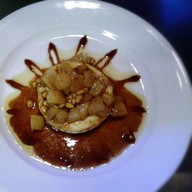 Десерт из горячего сыра Камамбер Фото