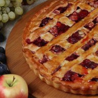 Пирог с яблоками и брусникой Фото