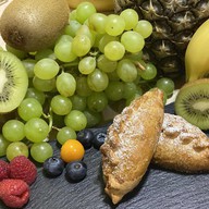 Фуршетные пирожки с яблоком и брусникой Фото