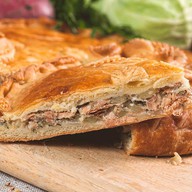 Пирог с кетой и картофелем Фото